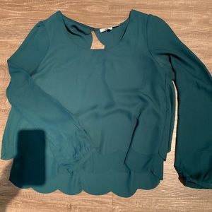 Francesca’s Green Scalloped Hem Blouse Medium